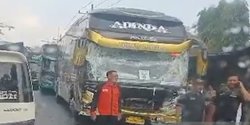 Sopir Rem Mendadak, Bus Rombongan Calon Jemaah Haji Ditabrak dari Belakang