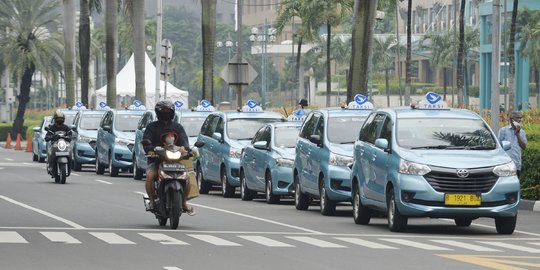 Banyak Orang Tak Tahu, Begini Kisah Pahit di Balik Berdirinya Taksi Blue Bird