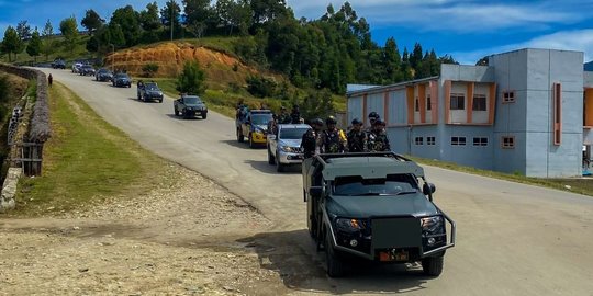 Potret Sangar Pasukan TNI-Polri Bersenjata Lengkap Siaga di Papua Pegunungan