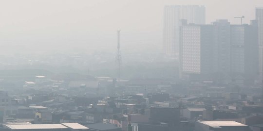 Viral di Medsos Sebut Udara Kotor di Jakarta karena Chemtrail, Cek Fakta Sebenarnya