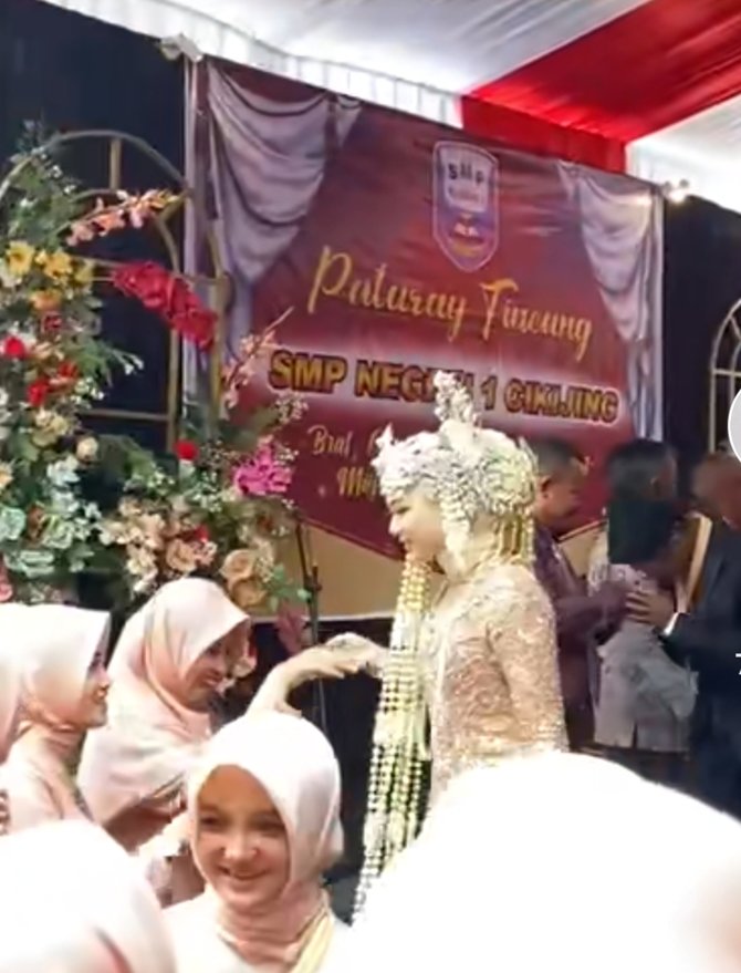 Viral Momen Kelulusan Smp Siswa Dandan Bak Pengantin Ini Curi