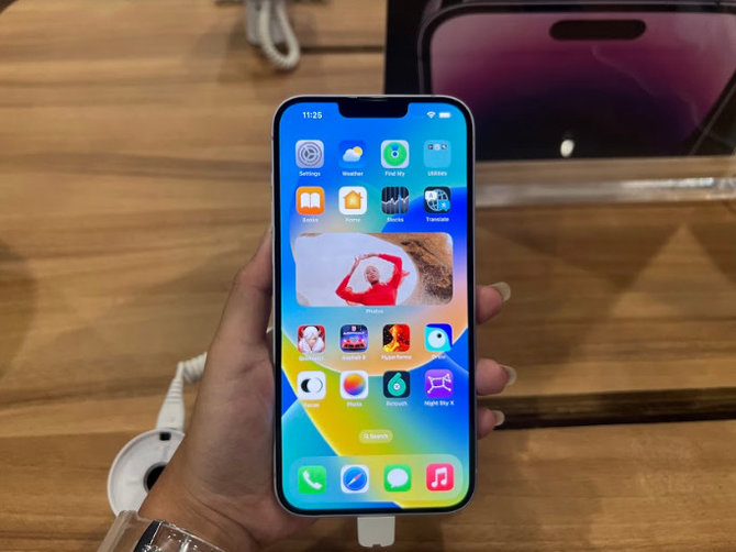 telkomsel hadirkan iphone 14 series di grapari