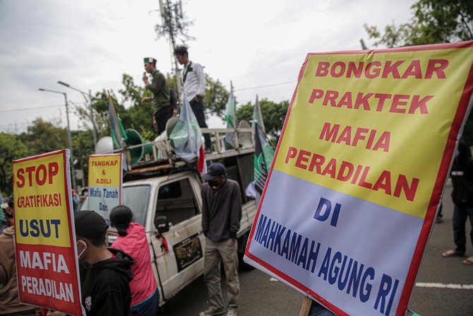 aksi jahit mulut dan mogok makan korban mafia tanah