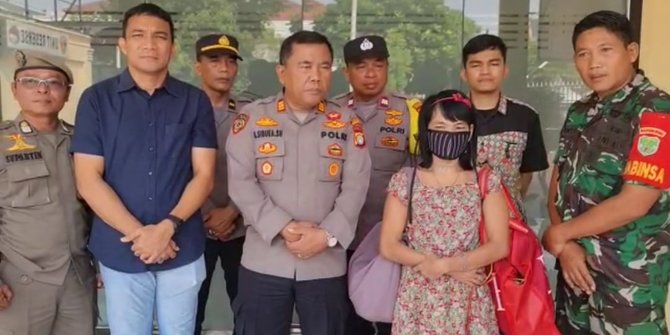 Polisi Temukan Sosok Ibu-Ibu Pengamen Pukuli Anak Kecil di Kembangan Tantang Jokowi