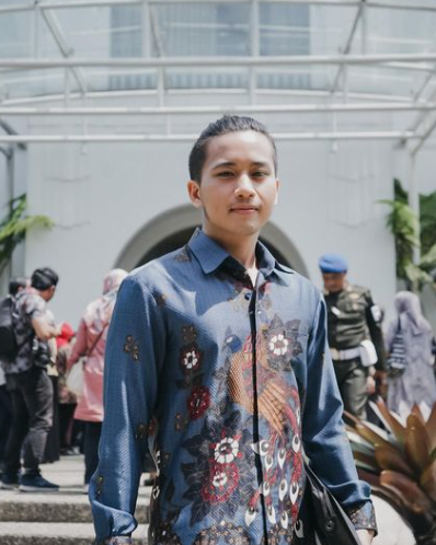 mengenal sosok nicho saputra nugraha dokter muda yang jadi influencer inspiratif