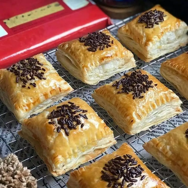 choco banana puff pastry