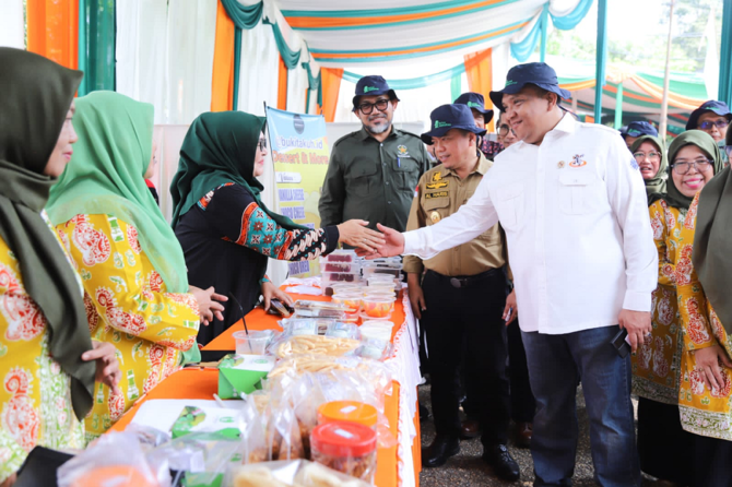 wamenaker buka job fair di jambi