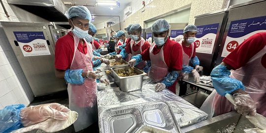 5,7 Juta Boks Makanan Disiapkan untuk Jemaah Haji di Madinah, Apa Menunya?