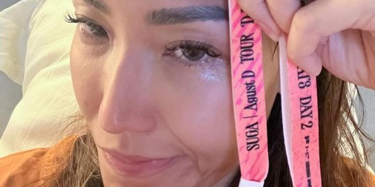 Ayu Dewi Menangis Tak Bisa Nonton Konser Suga BTS Padahal Sudah Punya Tiket