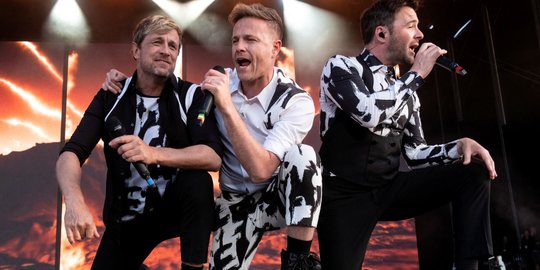 Aksi Boy Band Westlife Tampil Menghipnotis Penggemar Denmark