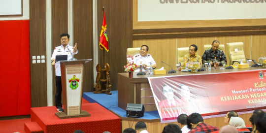 Mentan Beri Kuliah Umum di Dies Natalis ke-71 FH Unhas