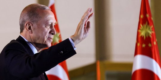 Ekspresi Erdogan Rayakan Kemenangan Pilpres Turki 2023 dan Disambut Riuh Pendukung