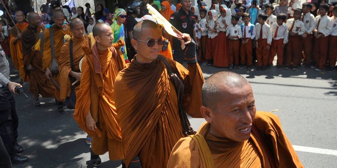 Apa Itu Thudong? Ritual Jalan Kaki Para Biksu dari Thailand ke Candi Borobudur