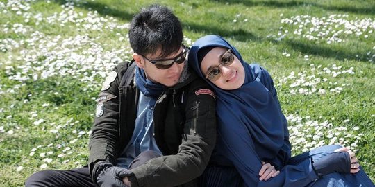 Dhini Aminarti Menginjak Usia Kepala Empat, Dimas Seto Tulis Pesan Romantis