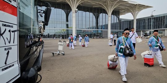 Perdana, Jemaah Haji Indonesia Penerbangan Embarkasi Kertajati Tiba di Madinah