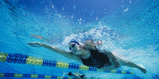 Pentingnya Penggunaan Baju renang untuk Tingkatkan Keamanan saat Berenang