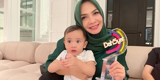 Rayyanza Raih Penghargaan 'Si Paling Viral', Rieta Amilia: Kebanggaan Tieta