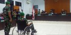 Disidang Pakai Kursi Roda, Anggota TNI Nangis Divonis Seumur Hidup