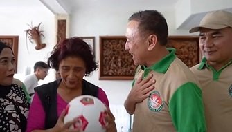 iwan bule bertemu susi pudjiastuti