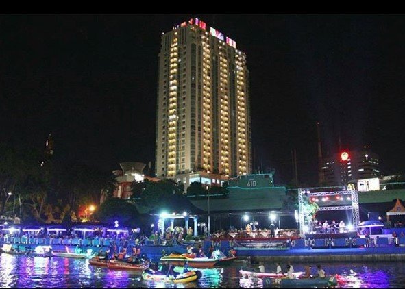 monumen kapal selam surabaya