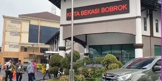 Running Text 'Plt Wali Kota Bekasi Bobrok', Menag Perintahkan Jajaran ke Asrama Haji