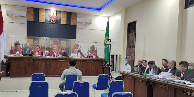 Divonis 10 Tahun Penjara, Mantan Rektor Unila Karomani Tidak Ajukan Banding