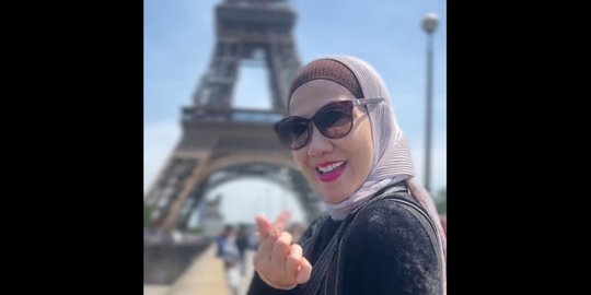 7 Potret Keseruan Venna Melinda Liburan di Paris, Penampilannya Curi Perhatian