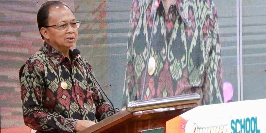Cerita Gubernur Koster Diperintah Megawati Tangani Kelakuan Bule di Bali