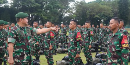 Sambil Pegang Tongkat Komando, Pesan Mayjen TNI ke Prajurit: Hindari Tindakan Gegabah