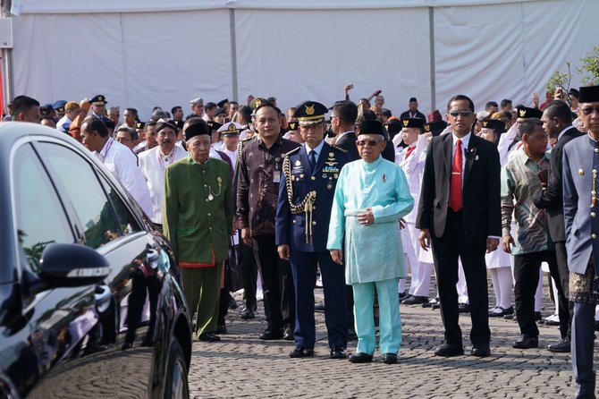 wapres maruf amin kenakan pakaian adat di harlah pancasila