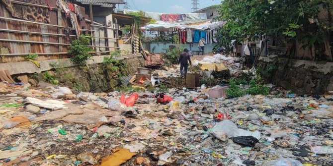 Proyek Sodetan di Kampung Sumur Duren Sawit Mangkrak Sejak 2005, Kini Dipenuhi Sampah