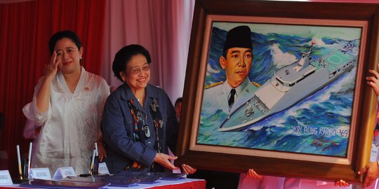 Senyum Megawati Soekarnoputri Resmikan KRI Bung Karno-369 di Dermaga Kolinlamil