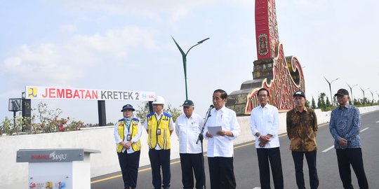 Jokowi: Jalur Lintas Selatan Yogya Kurang 14 Kilo dan Jatim 24 km, Selesai Tahun Ini