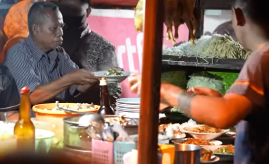 momen presiden jokowi makan bakmi legendaris di jogja pemilik kaget