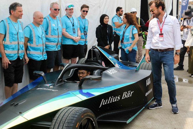 formula e gen3 di area paddock jakarta international e prix circuit