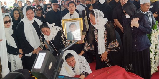 Alm Bambang Sukmonohadi, Mertua Puan Maharani Dikenal Bersahabat & Suka Membantu