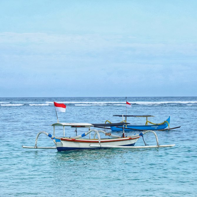 ilustrasi kapal nelayan di perairan laut indonesia