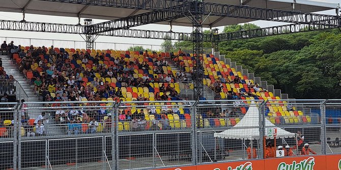 Penampakan Bangku Kosong Warnai Hari Pertama Formula E Jakarta
