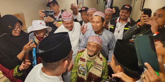 Curhat Jemaah Haji Patah Kaki, Terdorong Usai Mengambil Air Zamzam di Masjid Nabawi