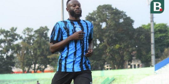 BRI Liga 1: Charles Lokolingoy Gabung Arema FC, Berkat Keterlibatan Mantan Pemain Singo Edan