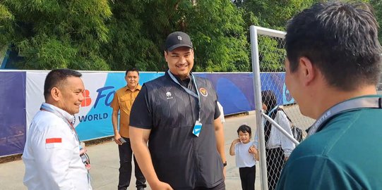 Menpora Dito Ajak Anak Nonton Formula E di Ancol, Ini Pembalap Jagoannya