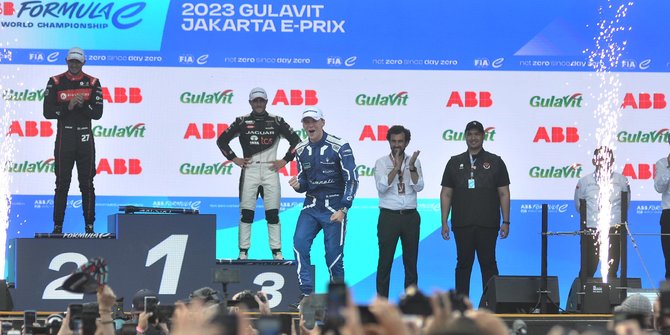 Aksi Maximilian Gunther Juarai Seri 11 Formula E di Jakarta