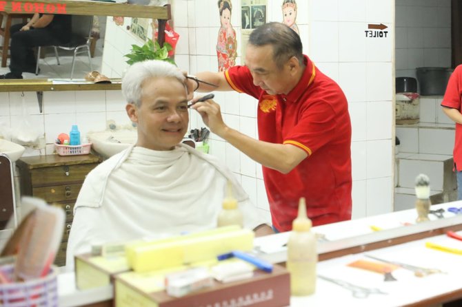 ganjar cukur rambut hingga kunjungi vihara di glodok