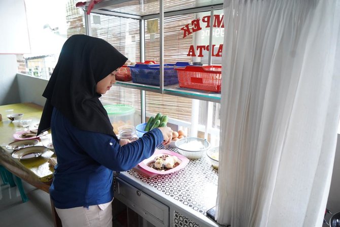 kisah sukses pempek septa binaan kkp