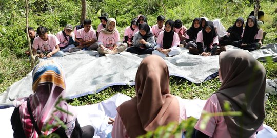 Suarakan Ekofeminisme, Relawan Srikandi Ganjar Bikin Gerakan Tanam Pohon di Cianjur