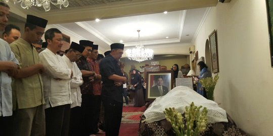 Niat Sholat Jenazah Laki-Laki Dewasa Beserta Tata Cara dan Posisinya