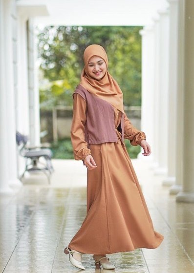 cut syifa kenakan gamis