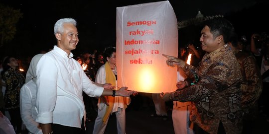 Terbangkan Lampion di Borobudur, Ganjar: Umat Budha Rayakan Waisak dengan Suka Cita