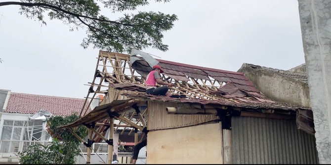 141 Rumah di Kabupaten Bandung Rusak Diterjang Puting Beliung