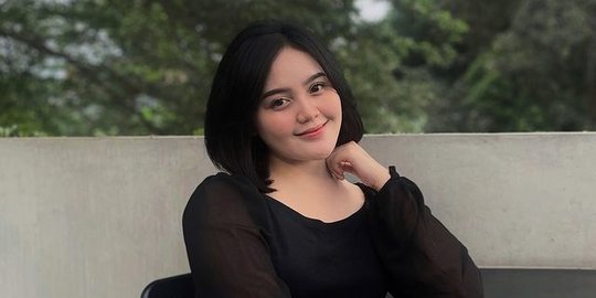 Cantik dan Putih, ini Potret Putri Komedian Mandra yang Jarang Tersorot